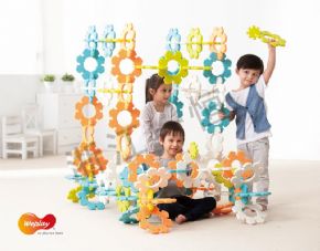 Creative interaction seriesSnowflake spelling