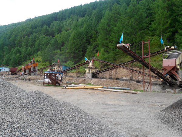 山石破碎現場