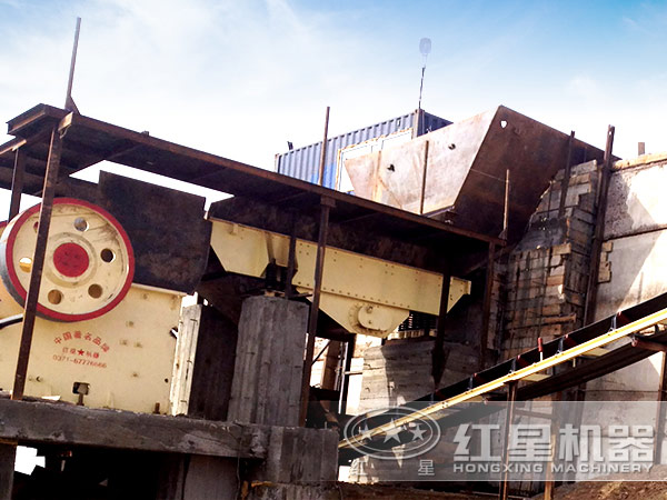 煤礦顎式破碎機(jī)應(yīng)用現(xiàn)場(chǎng)